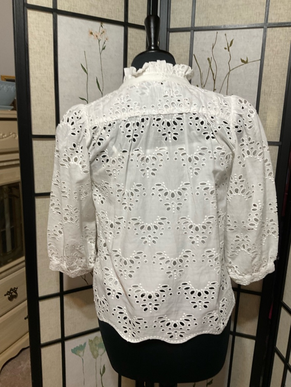 Elie Tahari White Eyelet Button Down Top with Camisole. - Picture 2 of 7